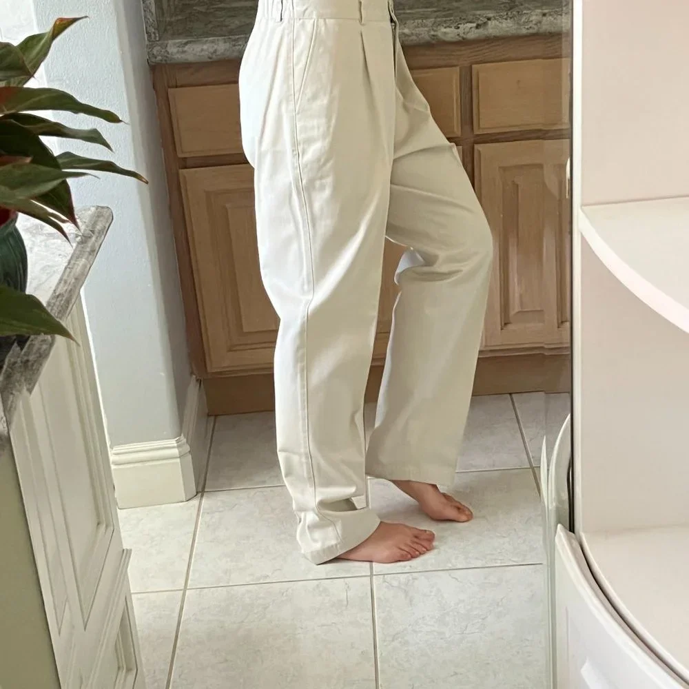 LL Bean Vintage Bayside Wrinkle Free Pleated Twill Cotton Pants w/ Comfort Waist - Picture 2 of 10